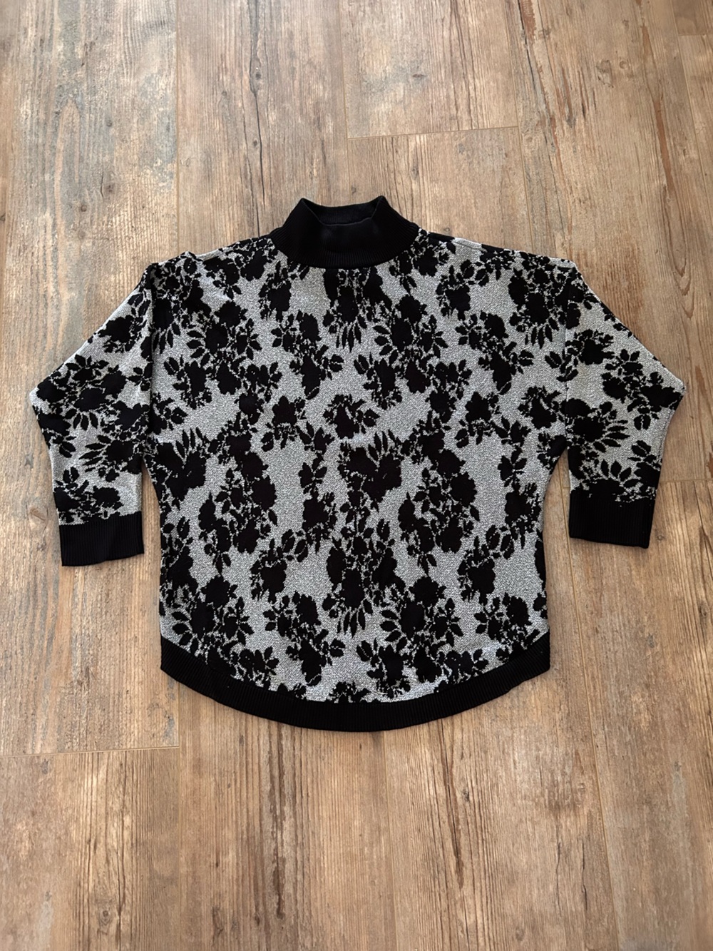 ADRIENNE VITTADINI Black
Silver Floral Metallic Knit
Dolman Sweater S | Glam - Picture 8 of 13